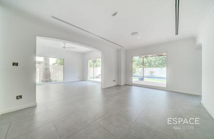 Villa - 5 Bedrooms - 5 Bathrooms for rent in Meadows 2 - Meadows - Dubai