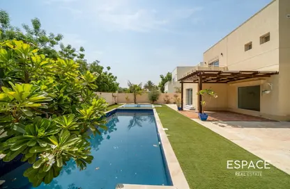 Villa - 5 Bedrooms - 5 Bathrooms for rent in Meadows 2 - Meadows - Dubai