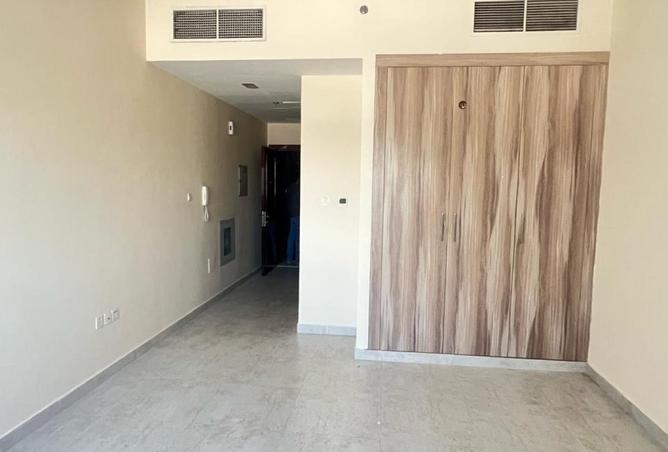 70270247 - Property Image 2