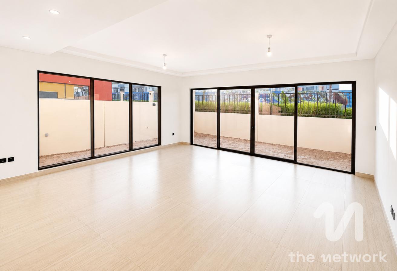 Brand New | Spacious 5 Bedrooms | Vacant photo 4