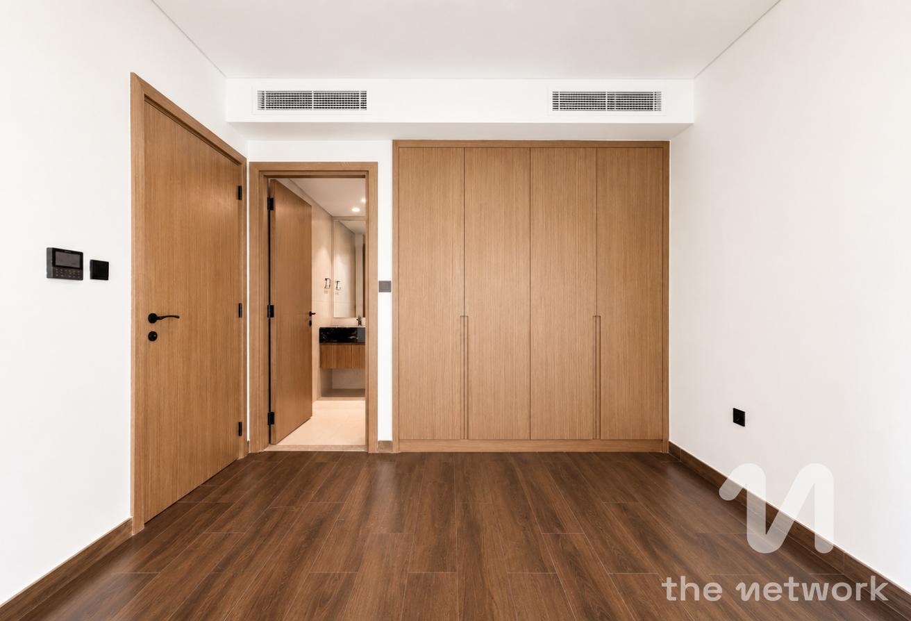 Brand New | Spacious 5 Bedrooms | Vacant photo 11