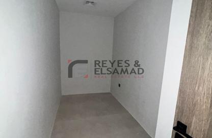 شقة - غرفة نوم - 2 حمامات للايجار في الأمل تاور - مدينة دبي الرياضية - دبي