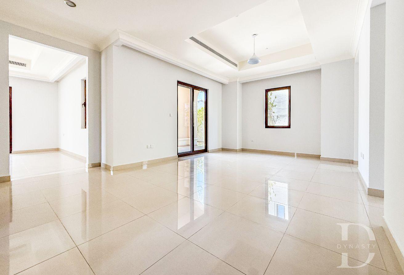 Rare To Market | Large 4 Bed | Ready To Move photo 7