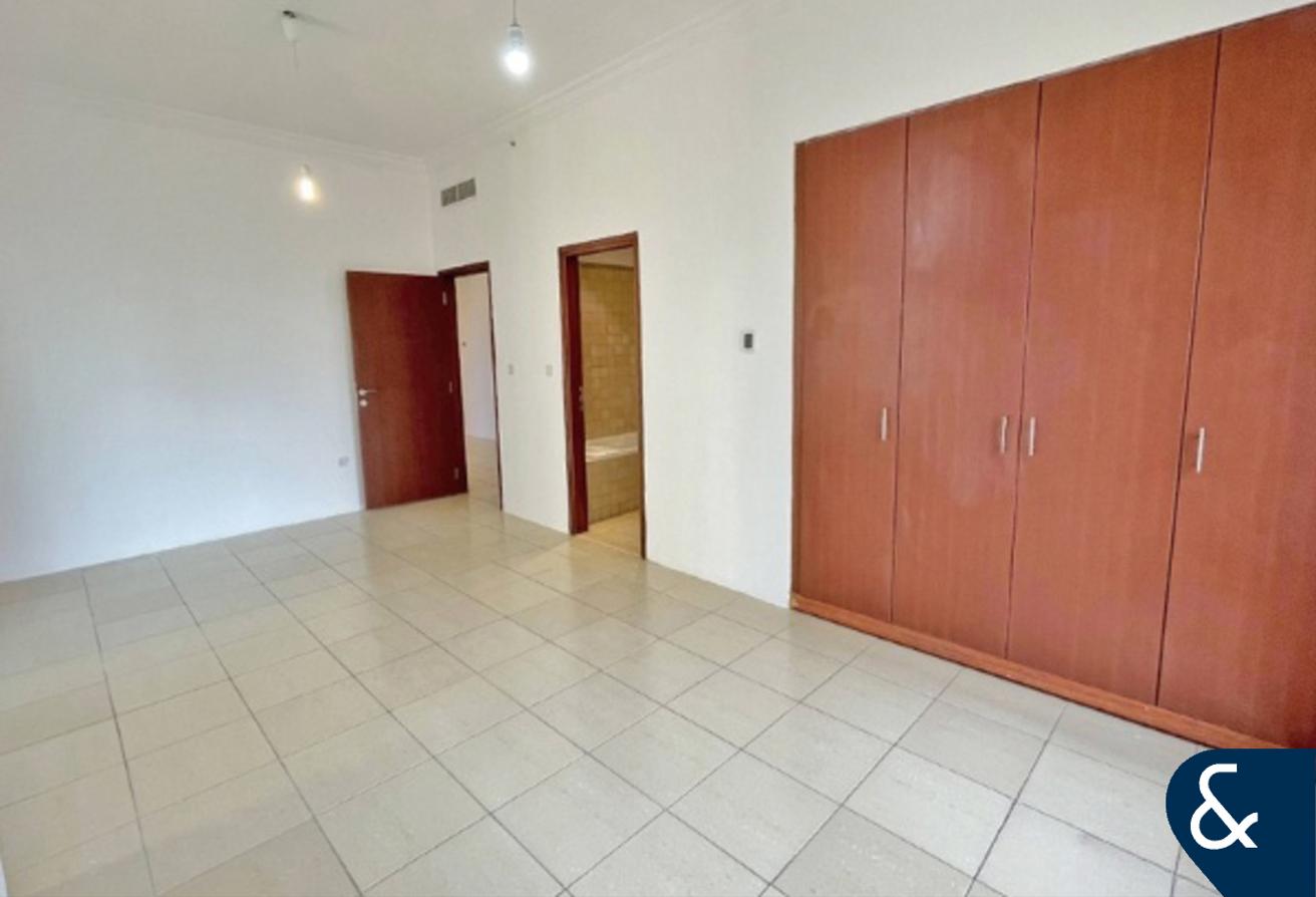 Unfurnished | 4 Bedrooms | Vacant | 3 Baths photo 14