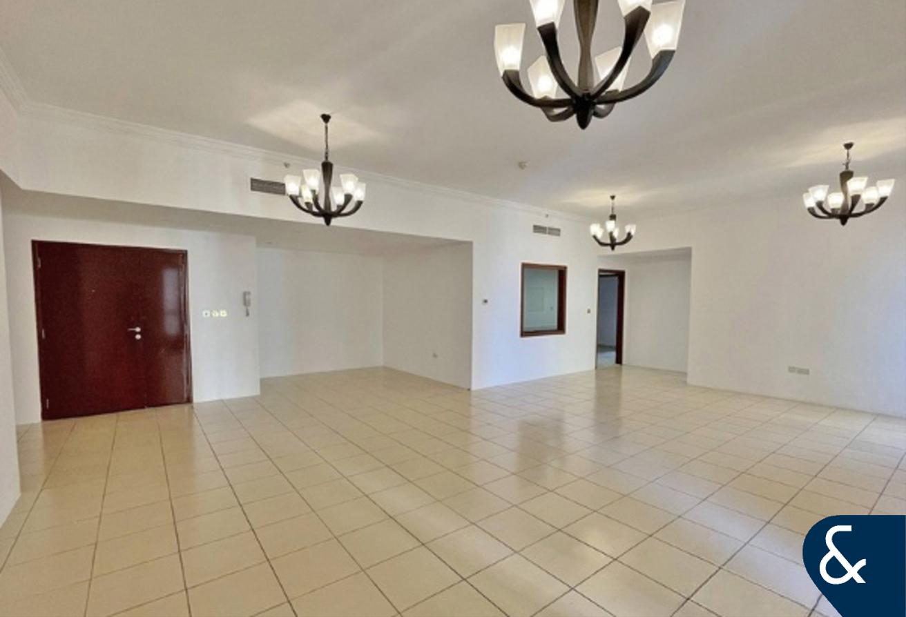 Unfurnished | 4 Bedrooms | Vacant | 3 Baths photo 3