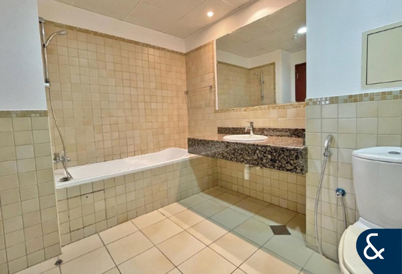 Unfurnished | 4 Bedrooms | Vacant | 3 Baths photo 13