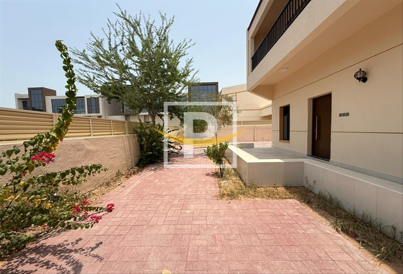 Fully Renovated | Bright 4BR Villa | Near Parks photo 2