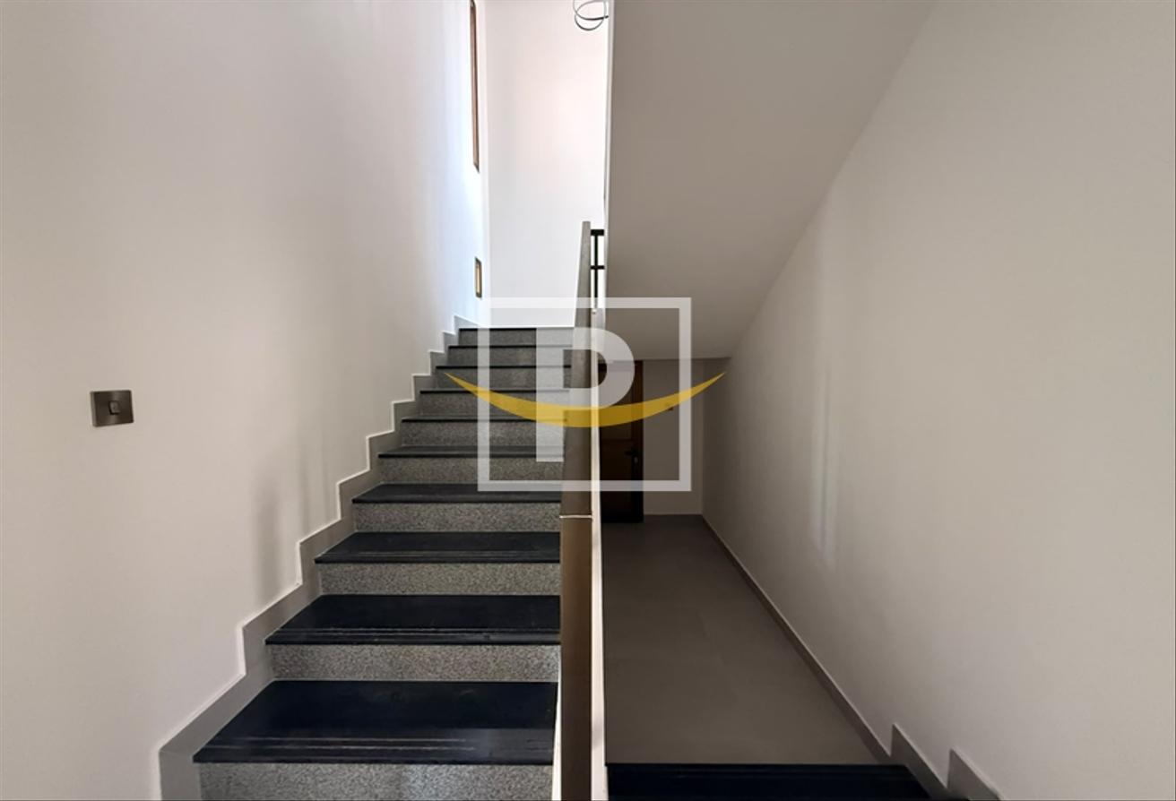Fully Renovated | Bright 4BR Villa | Near Parks photo 17