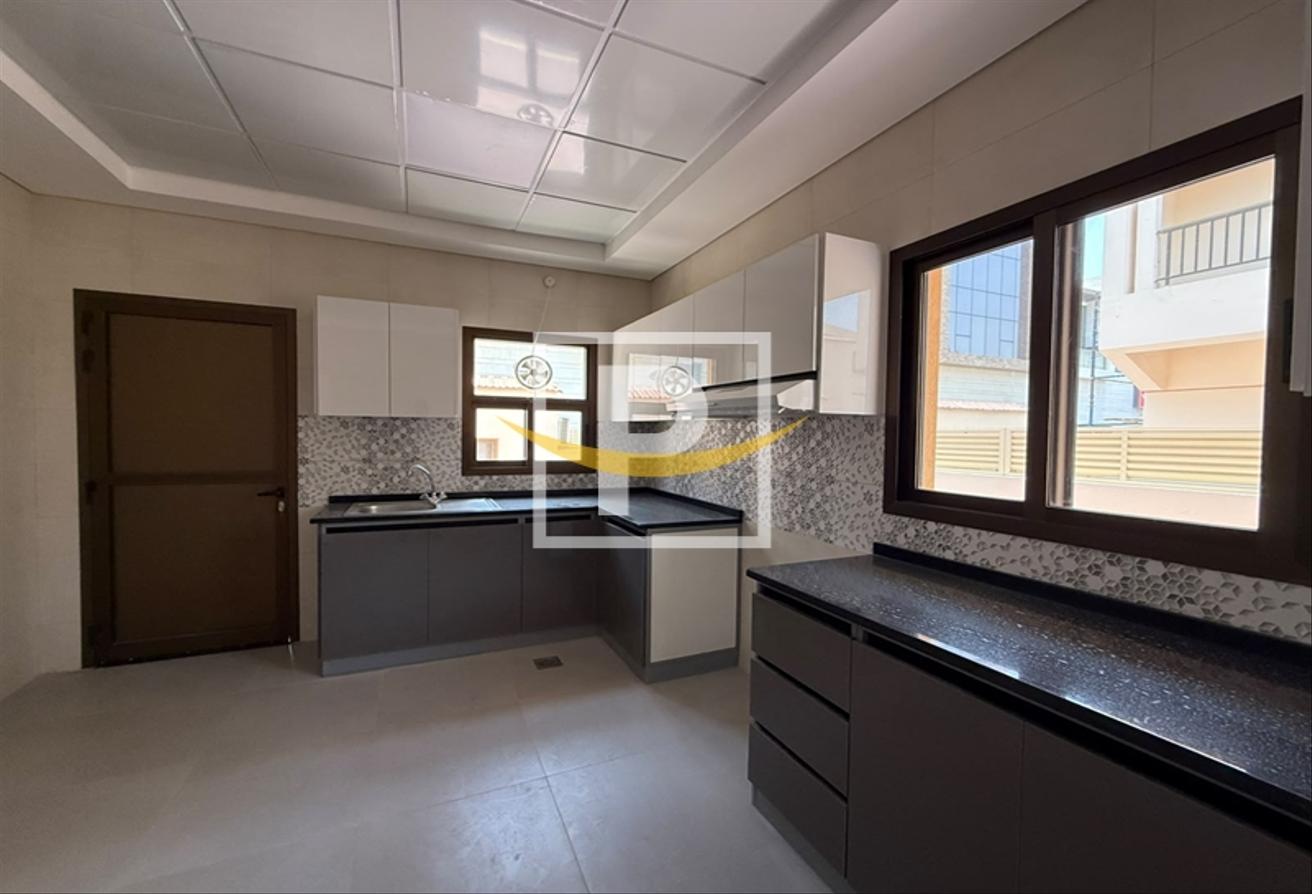 Fully Renovated | Bright 4BR Villa | Near Parks photo 9