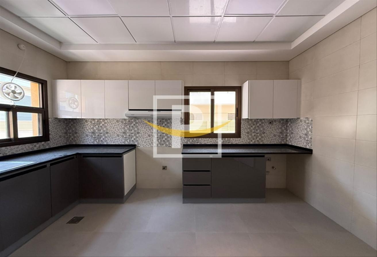 Fully Renovated | Bright 4BR Villa | Near Parks photo 10