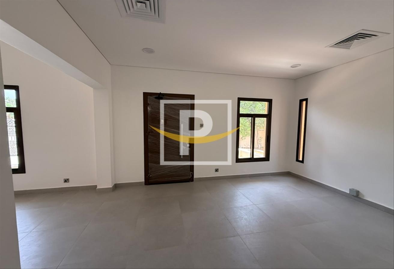 Fully Renovated | Bright 4BR Villa | Near Parks photo 13