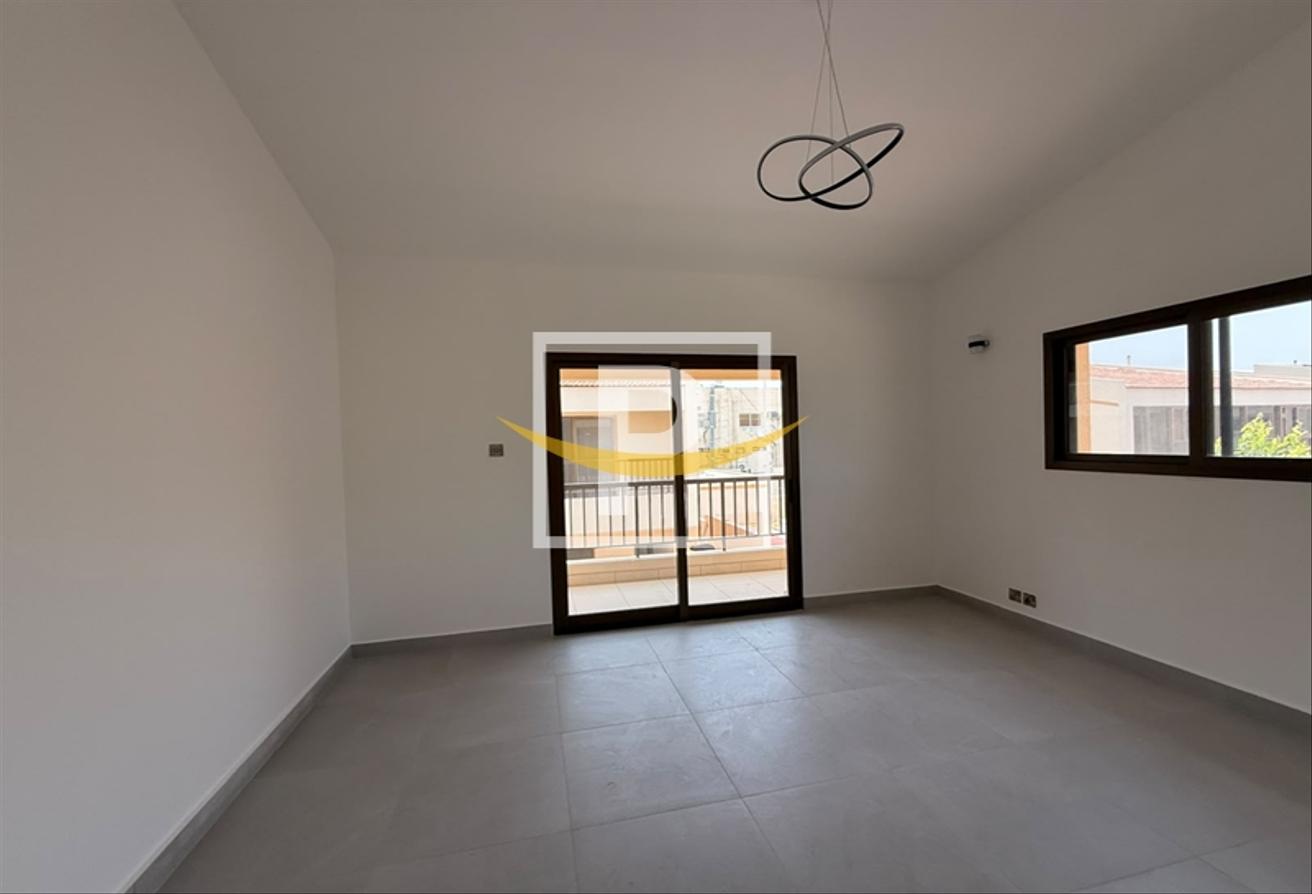 Fully Renovated | Bright 4BR Villa | Near Parks photo 12