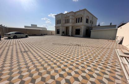 Villa - 5 - 7+ for rent in Nad Al Sheba Villas - Nad Al Sheba 3 - Nad Al Sheba - Dubai