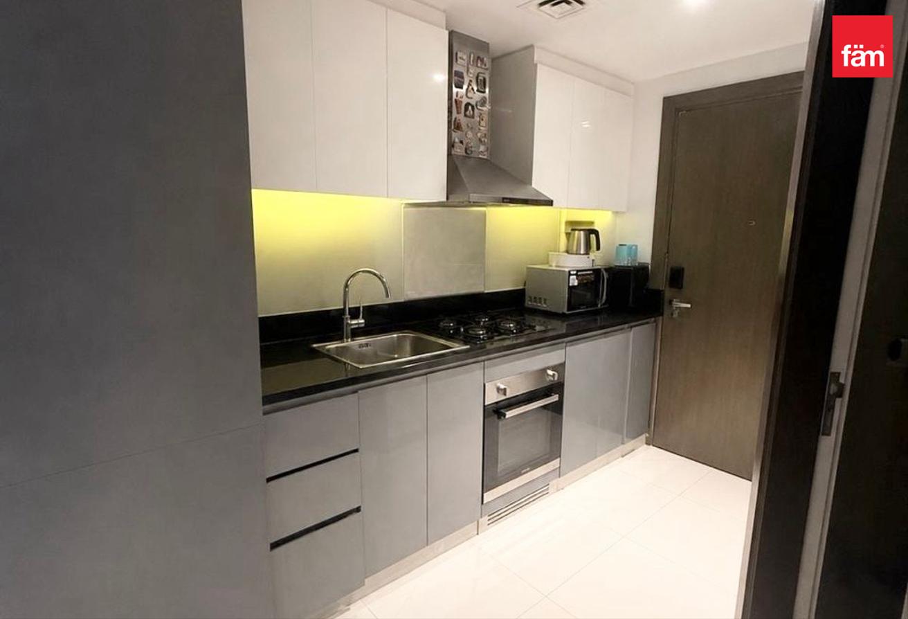 Cozy Studio | Fully Furnished | Canal View photo 5