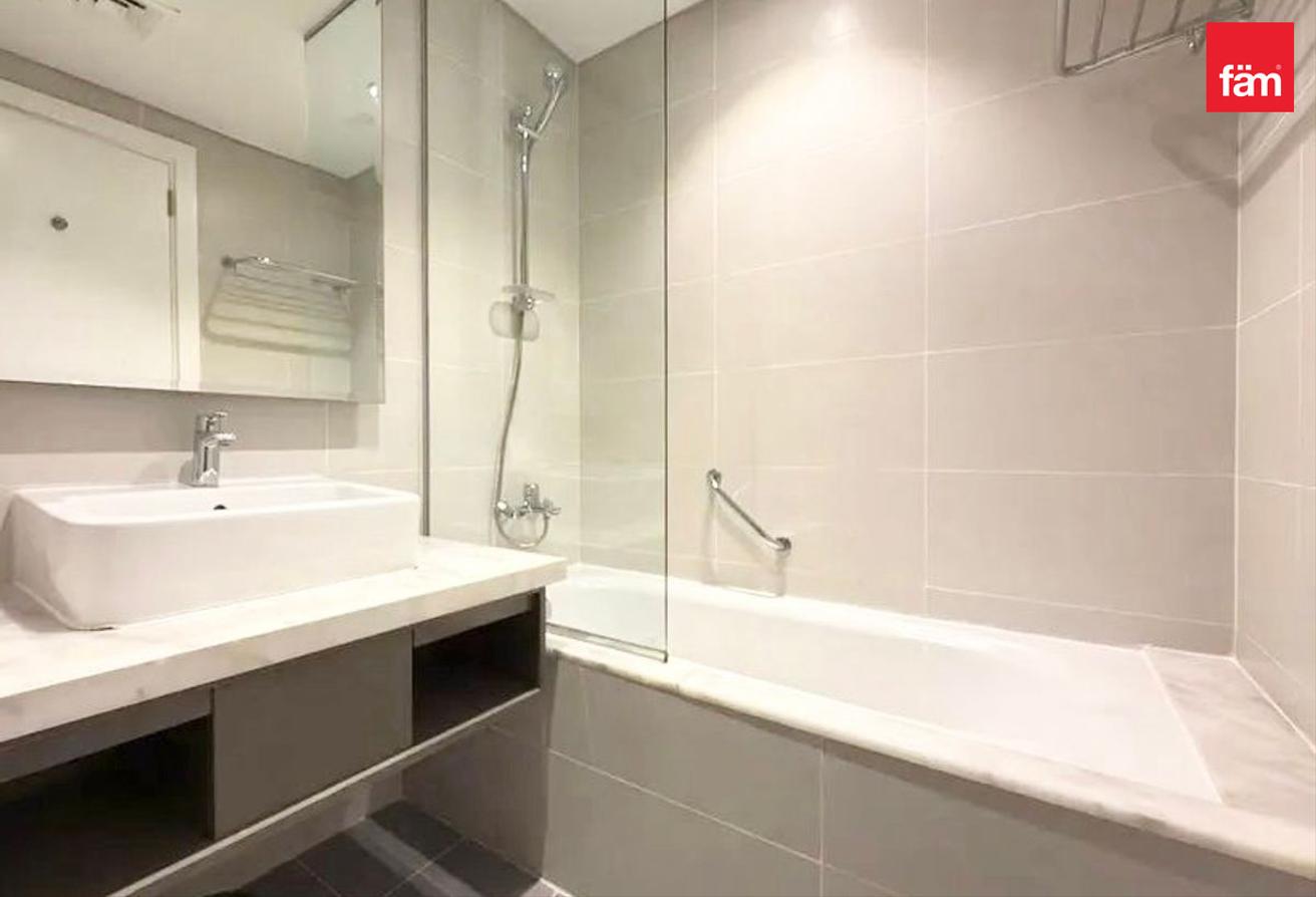 Cozy Studio | Fully Furnished | Canal View photo 6
