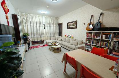 Apartment - 3 Bedrooms - 3 Bathrooms for sale in Zahra Breeze Apartments 3B - Zahra Breeze Apartments 3 - Zahra Breeze Apartments - Town Square - Dubai