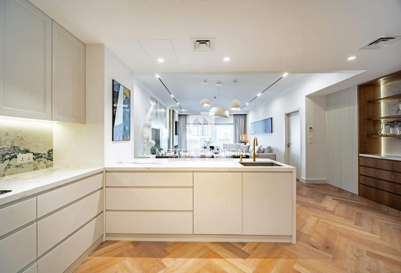 Modern Upgrade| Brand New Furnished| Beach| Vacant photo 3