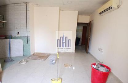 Apartment - Studio - 1 Bathroom for rent in Muwaileh - Sharjah