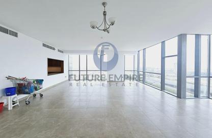 Apartment - 3 Bedrooms - 5 Bathrooms for rent in Airport Road Area - Al Garhoud - Dubai