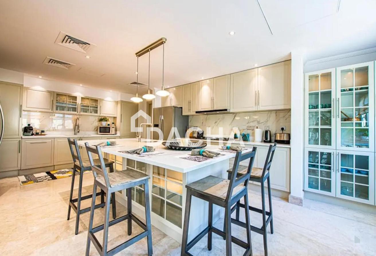 Luxury | Fully Furnished | Lake Backing photo 5