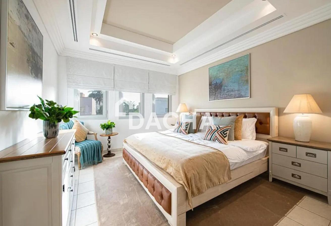 Luxury | Fully Furnished | Lake Backing photo 12