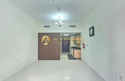شقة - 1 حمام للايجار في مساكن النخبة رقم 3 - مساكن النخبة الرياضية - مدينة دبي الرياضية - دبي