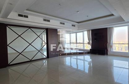 Apartment - 3 Bedrooms - 4 Bathrooms for rent in Al Dana Tower - Al Majaz 3 - Al Majaz - Sharjah