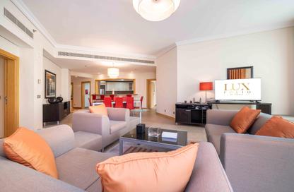 Apartment - 3 Bedrooms - 3 Bathrooms for rent in Al Haseer - Shoreline Apartments - Palm Jumeirah - Dubai