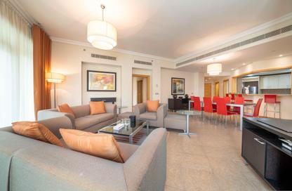 Apartment - 3 Bedrooms - 3 Bathrooms for rent in Al Haseer - Shoreline Apartments - Palm Jumeirah - Dubai