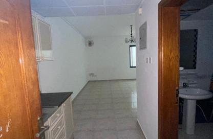 Apartment - Studio - 1 Bathroom for rent in Al Majaz 1 - Al Majaz - Sharjah