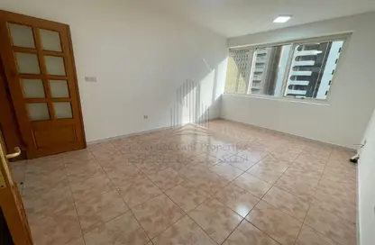 Apartment - 2 Bedrooms - 2 Bathrooms for rent in Tourist Club Area - Abu Dhabi Apartment - 2 Bedrooms - 2 Bathrooms for rent in Tourist Club Area - Abu Dhabi