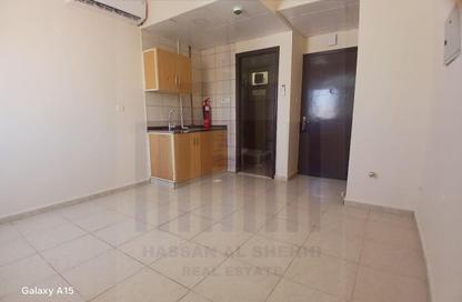Apartment - Studio - 1 for rent in Muwailih Building - Muwaileh - Sharjah