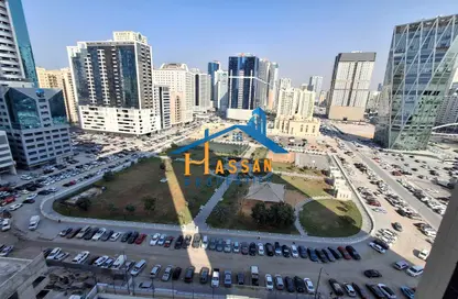 شقة - 3 غرف نوم - 4 حمامات للايجار في برج بوابة المدينة - التعاون - الشارقة