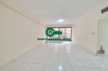 Apartment - 3 Bedrooms - 3 Bathrooms for rent in Golden Sands 2 - Mankhool - Bur Dubai - Dubai