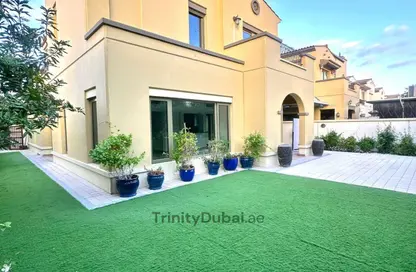 فيلا - 3 غرف نوم - 5 حمامات للايجار في قرية مشرف - مردف - دبي