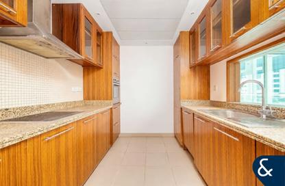 Apartment - 2 Bedrooms - 2 Bathrooms for rent in Shemara Tower - Marina Promenade - Dubai Marina - Dubai