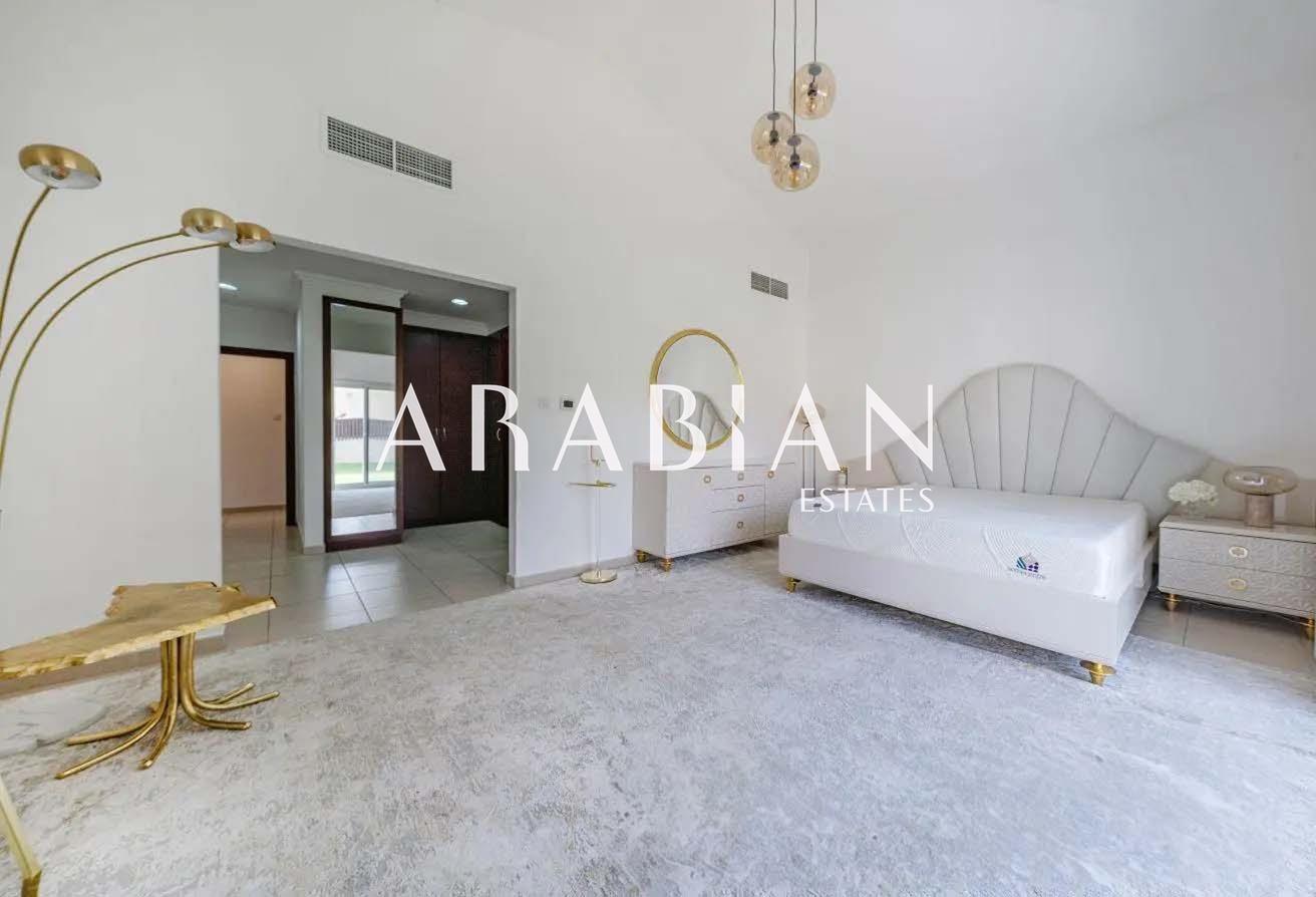 Vacant | Spacious Plot | Upgraded photo 6
