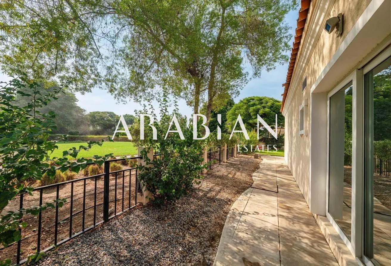 Vacant | Spacious Plot | Upgraded photo 16