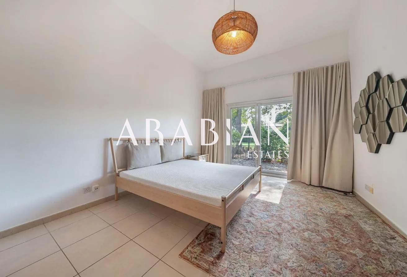 Vacant | Spacious Plot | Upgraded photo 5