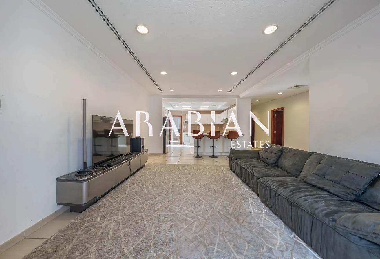 Vacant | Spacious Plot | Upgraded photo 8
