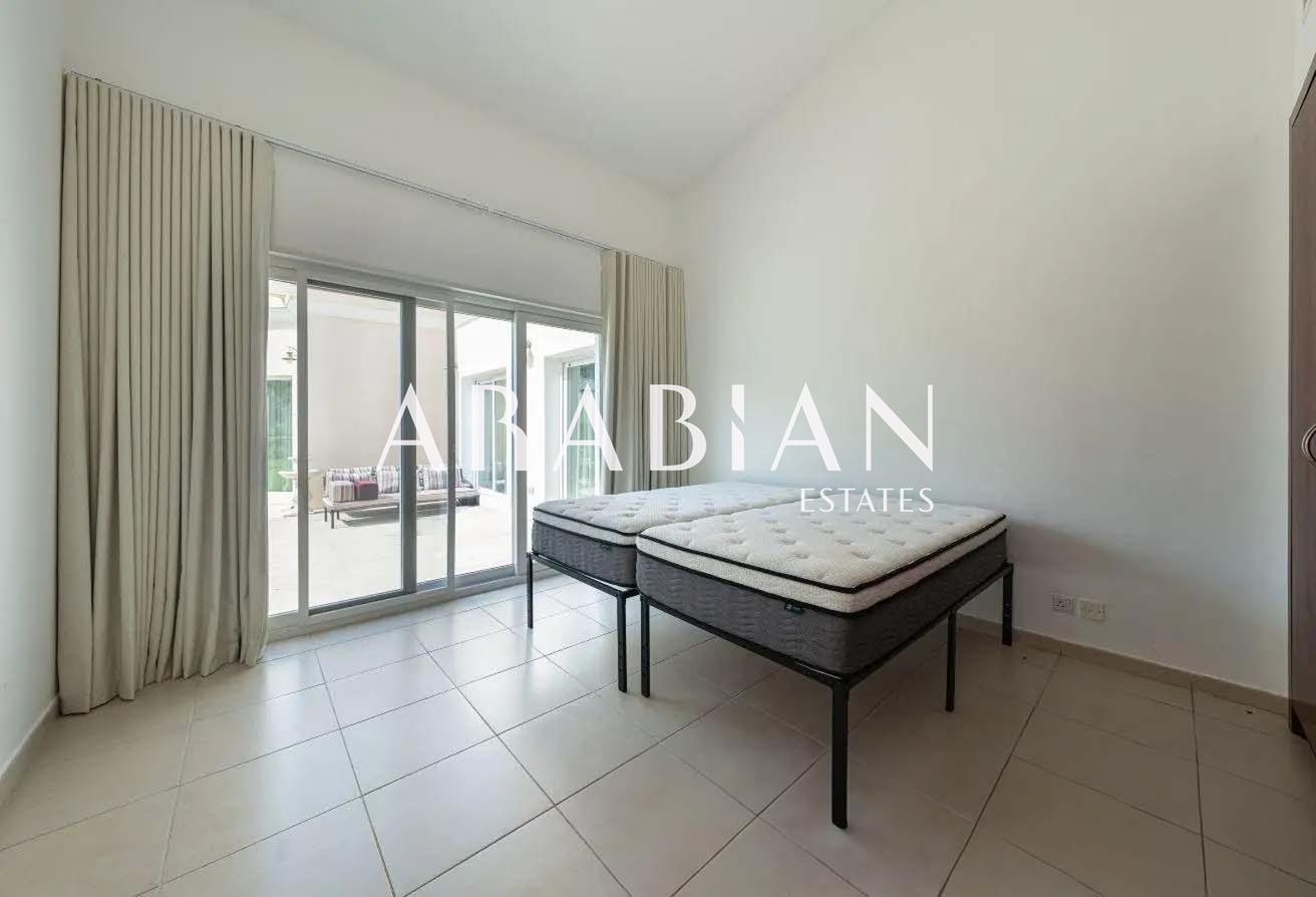 Vacant | Spacious Plot | Upgraded photo 14