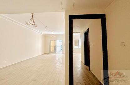 Apartment - 1 Bedroom - 2 Bathrooms for rent in Muwaileh 29 Building - Muwaileh - Sharjah
