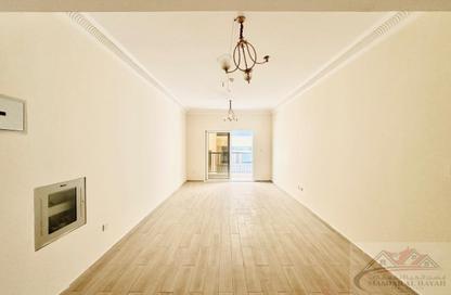 Apartment - 1 Bedroom - 2 Bathrooms for rent in Muwaileh 29 Building - Muwaileh - Sharjah