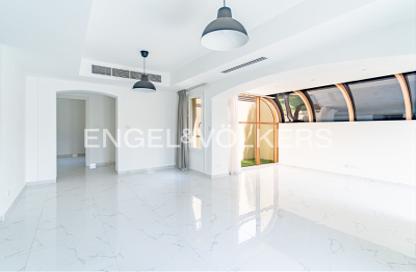 Villa - 2 Bedrooms - 3 Bathrooms for rent in Springs 5 - The Springs - Dubai Villa - 2 Bedrooms - 3 Bathrooms for rent in Springs 5 - The Springs - Dubai