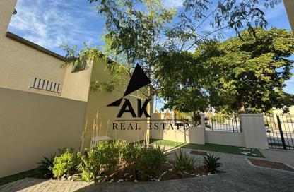 Villa - 3 - 4 for rent in District 8 - Jumeirah Park - Dubai
