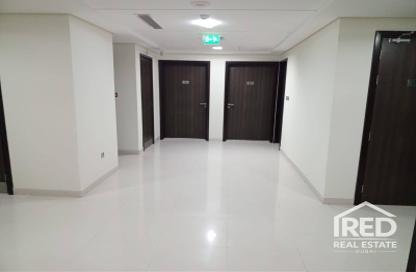 Office Space - Studio - 1 Bathroom for rent in Grosvenor Office Tower - Business Bay - Dubai