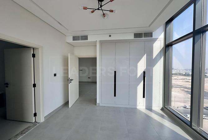 122001096 - Property Image 2