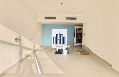 Apartment - 1 Bedroom - 1 Bathroom for rent in Muwailih Building - Muwaileh - Sharjah