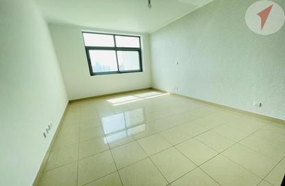 Apartment - 2 Bedrooms - 2 Bathrooms for rent in The Links West Tower - The Links - The Views - Dubai