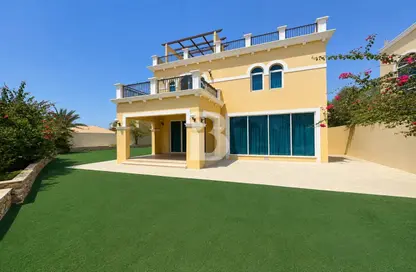 Villa - 4 Bedrooms - 4 Bathrooms for rent in District 4 - Jumeirah Park - Dubai